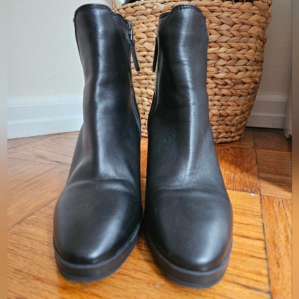 Aquatalia Black Judy Wedge Leather Water Resistant Boots size 8